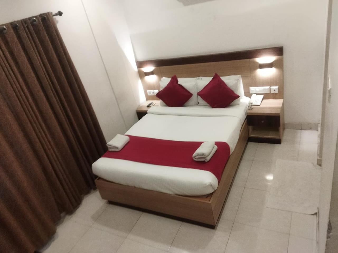 Prayana Hotels Kochi Extérieur photo